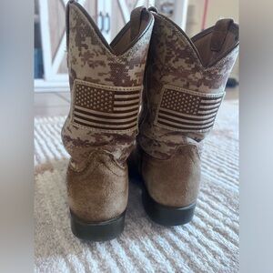 Kids Camouflage Boots with American Flag Design